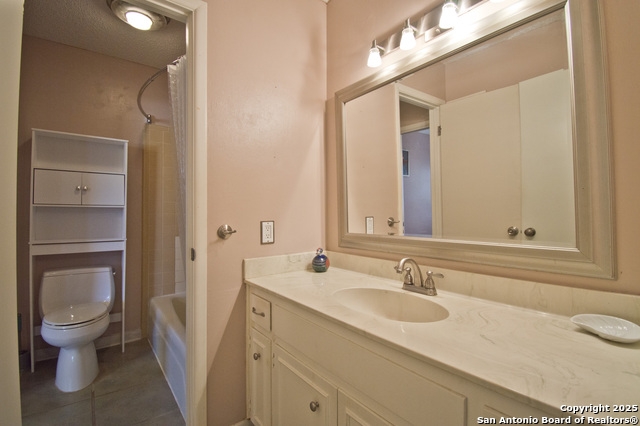 Image 18 of 30 For 6427 Wurzbach #4 4