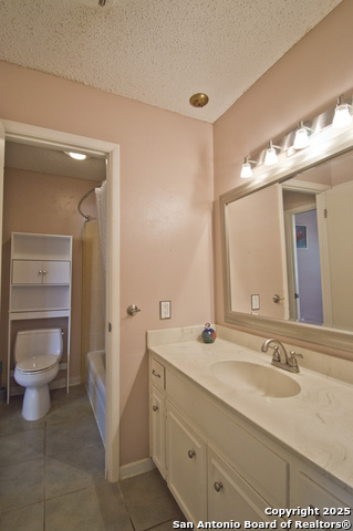 Image 19 of 30 For 6427 Wurzbach #4 4