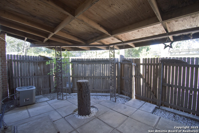 Image 25 of 30 For 6427 Wurzbach #4 4