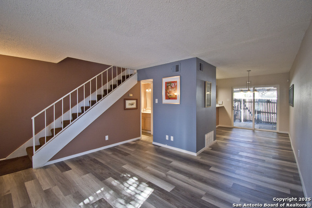 Image 4 of 30 For 6427 Wurzbach #4 4