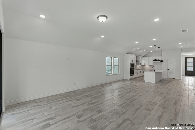 Listing photo id 19 for 11507 Buffalo Bill