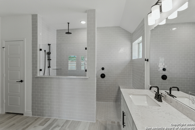 Listing photo id 23 for 11507 Buffalo Bill