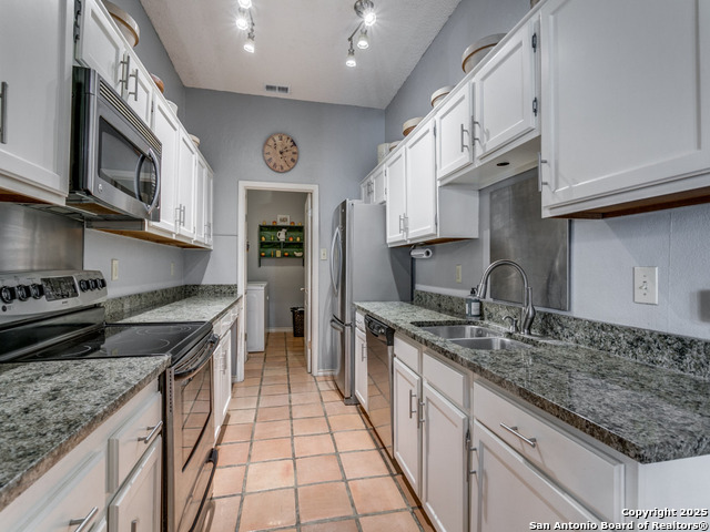 Image 13 of 25 For 15115 Forest Country