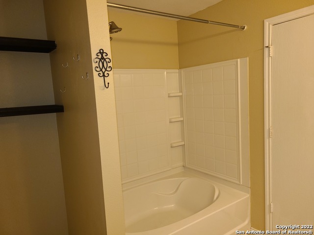 Image 12 of 21 For 112 Willow Run N