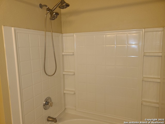 Image 13 of 21 For 112 Willow Run N