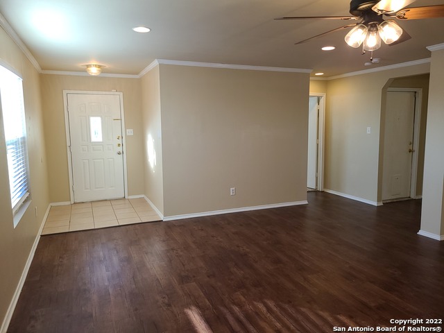 Image 2 of 21 For 112 Willow Run N