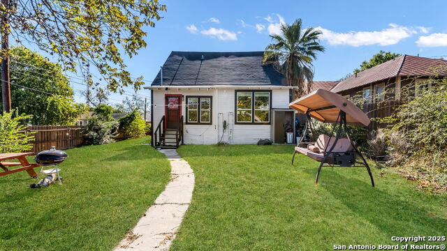 Image 24 of 25 For 801 Mulberry Ave W