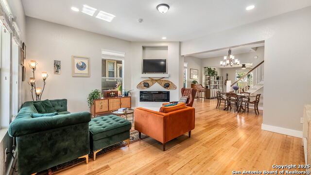 Image 3 of 25 For 801 Mulberry Ave W