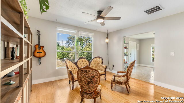 Image 8 of 25 For 801 Mulberry Ave W