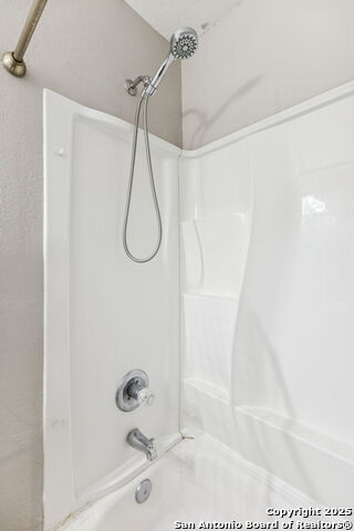 Image 12 of 24 For 8919 Kestrel Oak