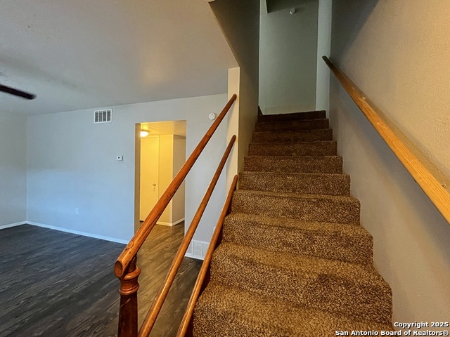 Image 17 of 37 For 2802 Lasses Blvd 1