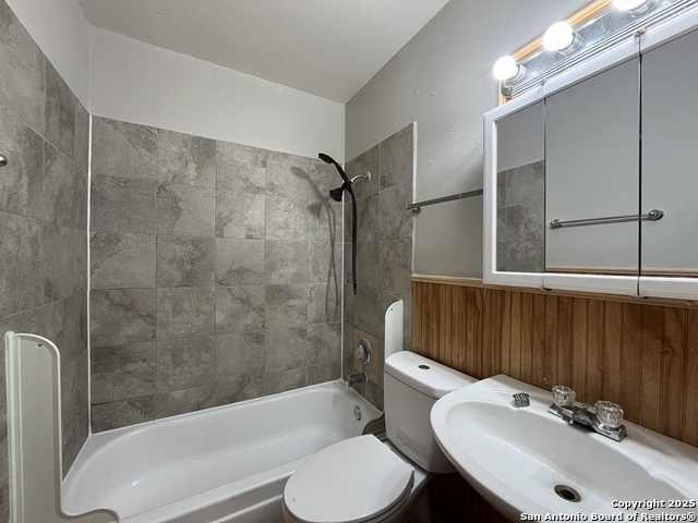 Image 25 of 37 For 2802 Lasses Blvd 1