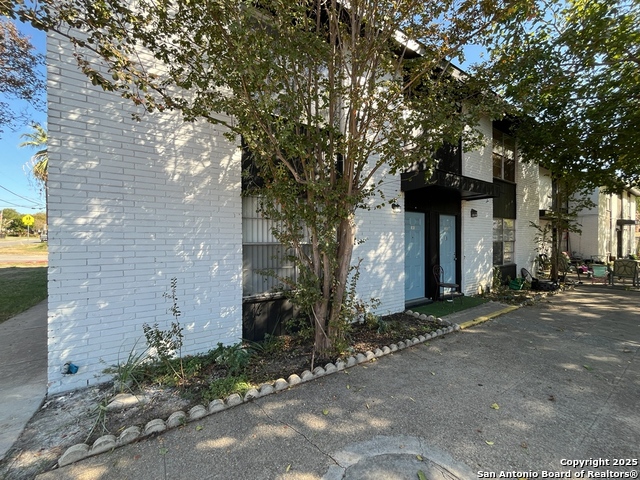 Image 29 of 37 For 2802 Lasses Blvd 1