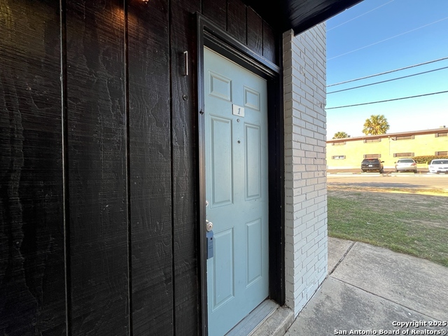 Image 31 of 37 For 2802 Lasses Blvd 1