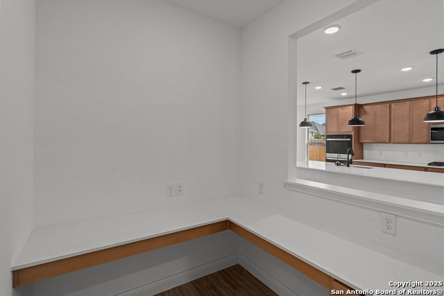 Image 12 of 33 For 604 Pony Bend