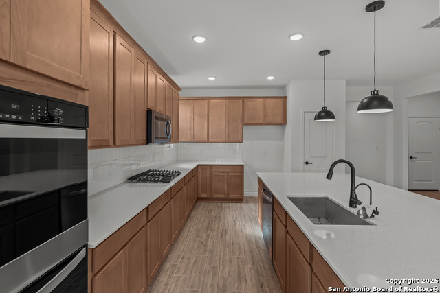 Image 15 of 33 For 604 Pony Bend