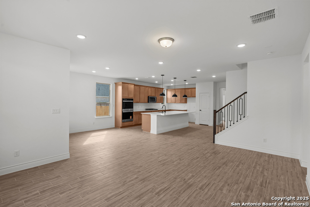 Image 2 of 33 For 604 Pony Bend