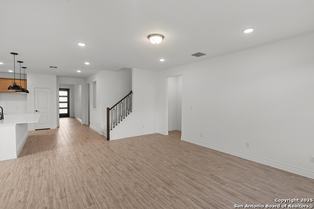 Image 3 of 33 For 604 Pony Bend