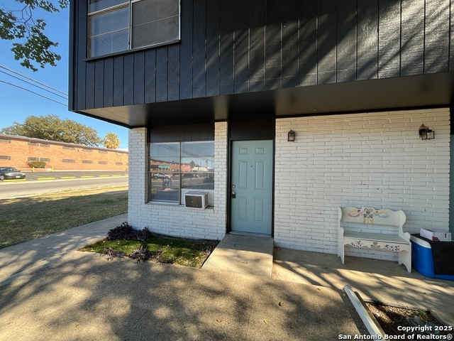 Image 23 of 31 For 2802 Lasses Blvd 13