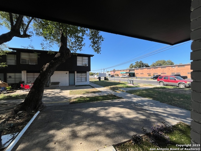 Image 24 of 31 For 2802 Lasses Blvd 13