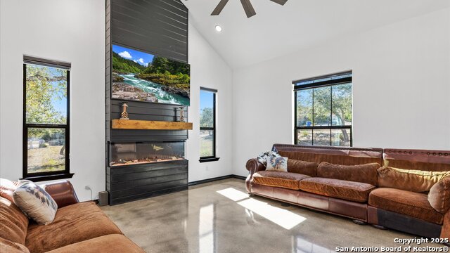 Image 6 of 55 For 411 Cielo Vista