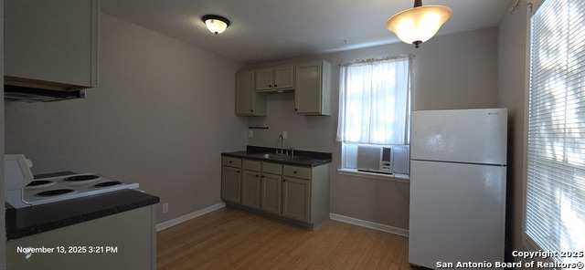 Image 5 of 12 For 455 Eleanor  1