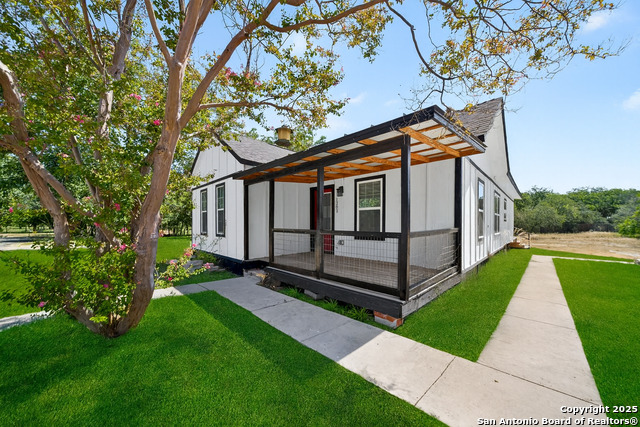 Details for 1203 Avenue J, Hondo, TX 78861