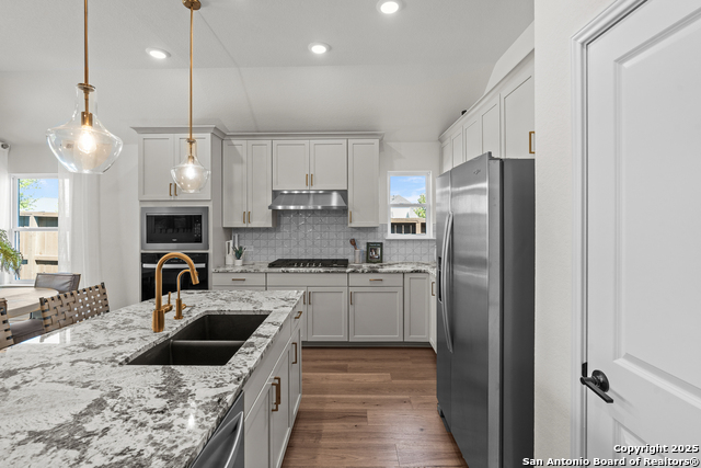 Listing photo id 9 for 308 Rustic Barn Lane