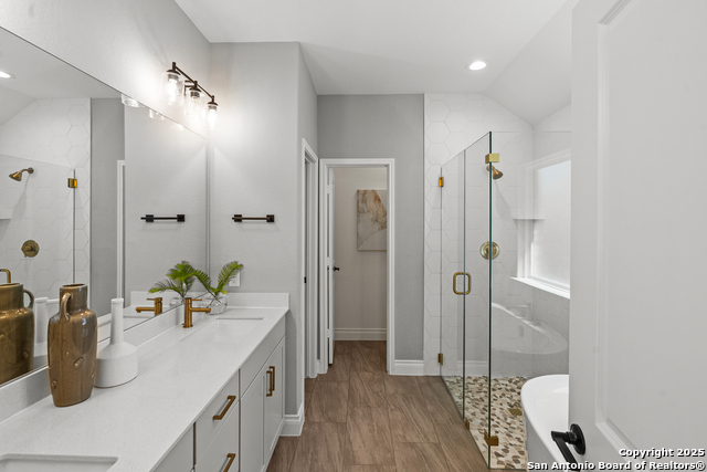 Listing photo id 2 for 308 Rustic Barn Lane