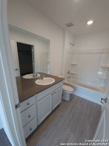 Image 15 of 19 For 13102 Watrous Dr