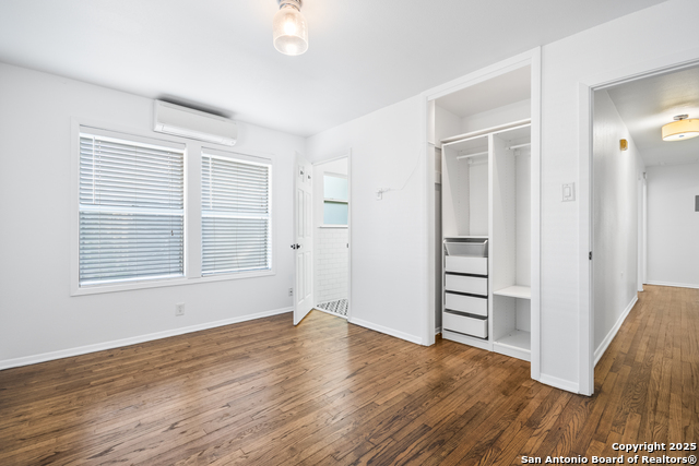 Image 15 of 23 For 230 Dresden  