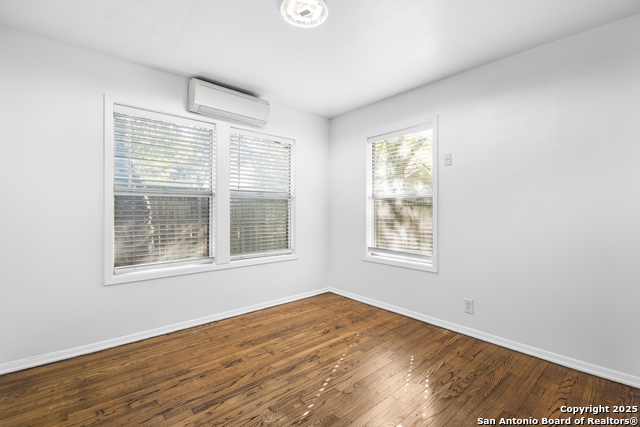 Image 20 of 23 For 230 Dresden  