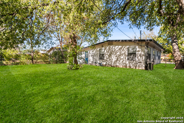 Image 23 of 23 For 230 Dresden  