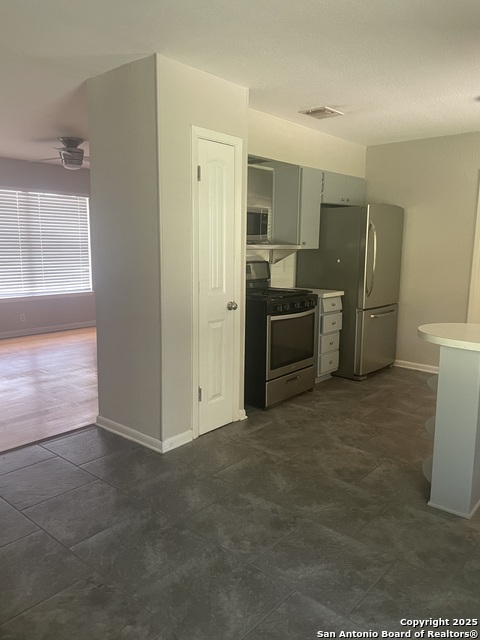 Image 4 of 16 For 4207 Waikiki