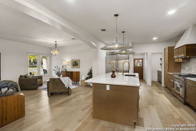 Image 14 of 42 For 850 Estes