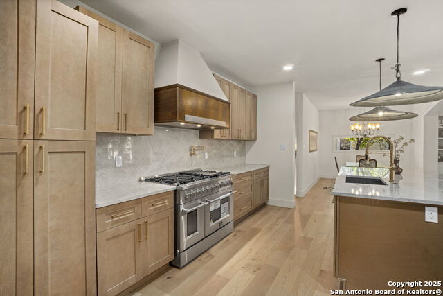 Image 15 of 42 For 850 Estes