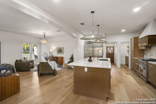 Image 17 of 42 For 850 Estes