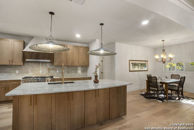 Image 18 of 42 For 850 Estes