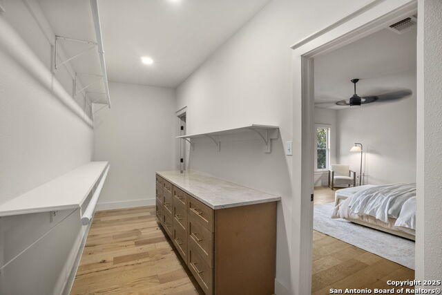 Image 22 of 42 For 850 Estes