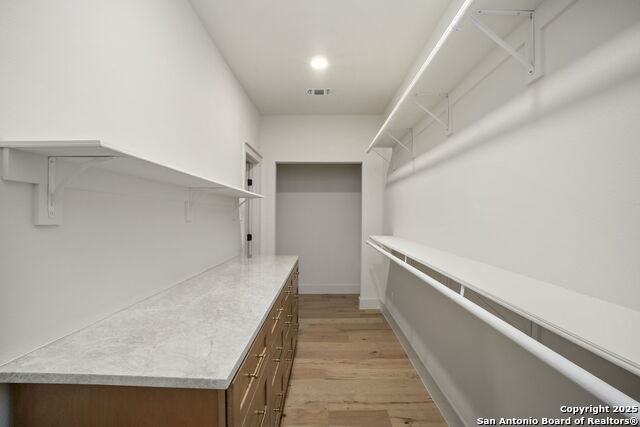 Image 23 of 42 For 850 Estes