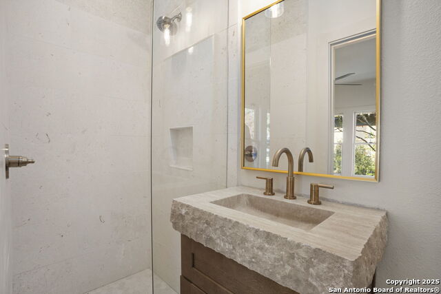 Image 28 of 42 For 850 Estes