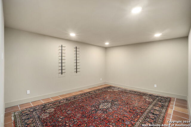 Image 37 of 42 For 850 Estes