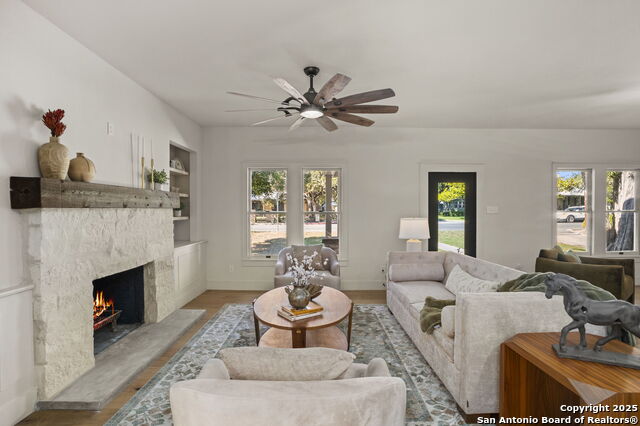 Image 7 of 42 For 850 Estes