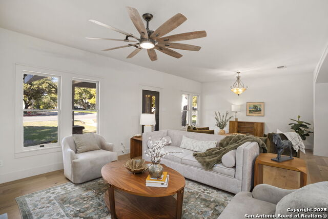 Image 8 of 42 For 850 Estes