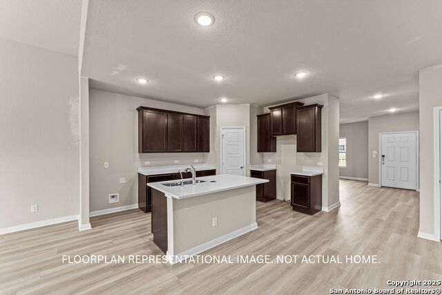 Listing photo id 11 for 6256 Persimmon Lake