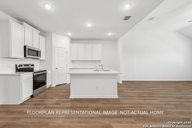 Listing photo id 12 for 6256 Persimmon Lake