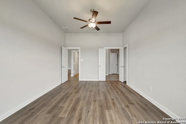 Listing photo id 13 for 6252 Persimmon Lake