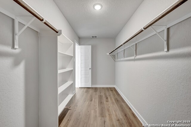 Listing photo id 14 for 6252 Persimmon Lake