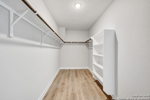 Listing photo id 15 for 6252 Persimmon Lake