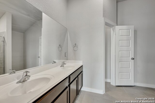 Listing photo id 18 for 6252 Persimmon Lake